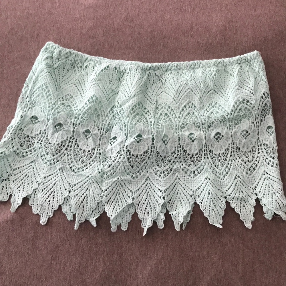Cropped lace tube top